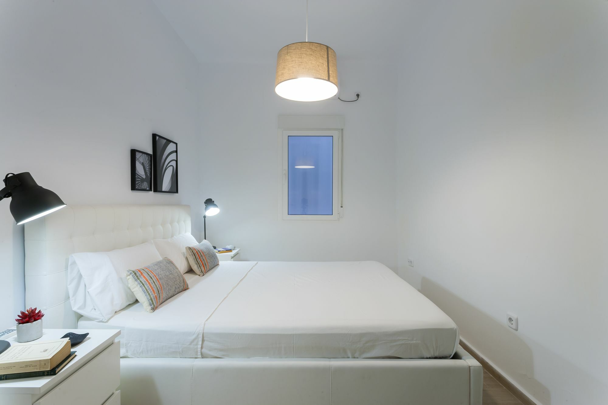 Dobo Rooms Ronda De Segovia 马德里 外观 照片
